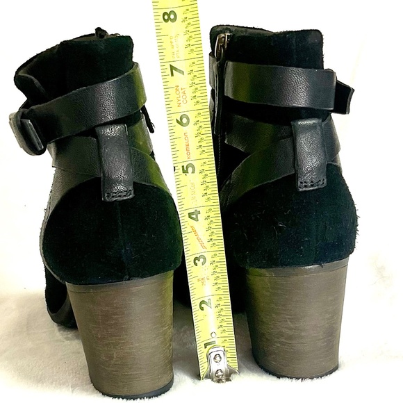 CLARKS Black Enfield Coco Harness Side Zip Suede Leather Ankle Boot sz 10 - Picture 2 of 13